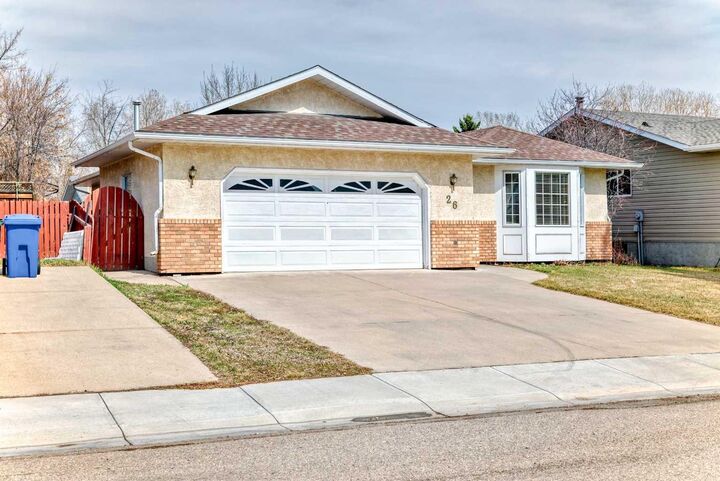 Property Photo: 26 Westheights Crescent AB T0M 0W0