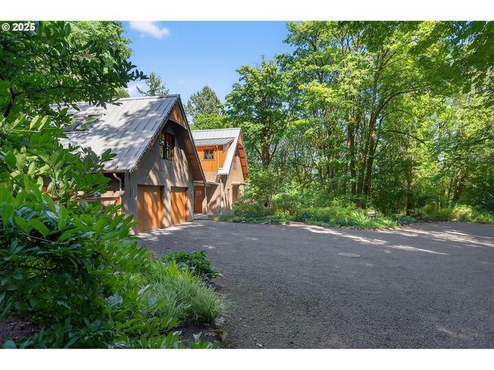 Property Photo: 5128 SW Northwood Ave OR 97239