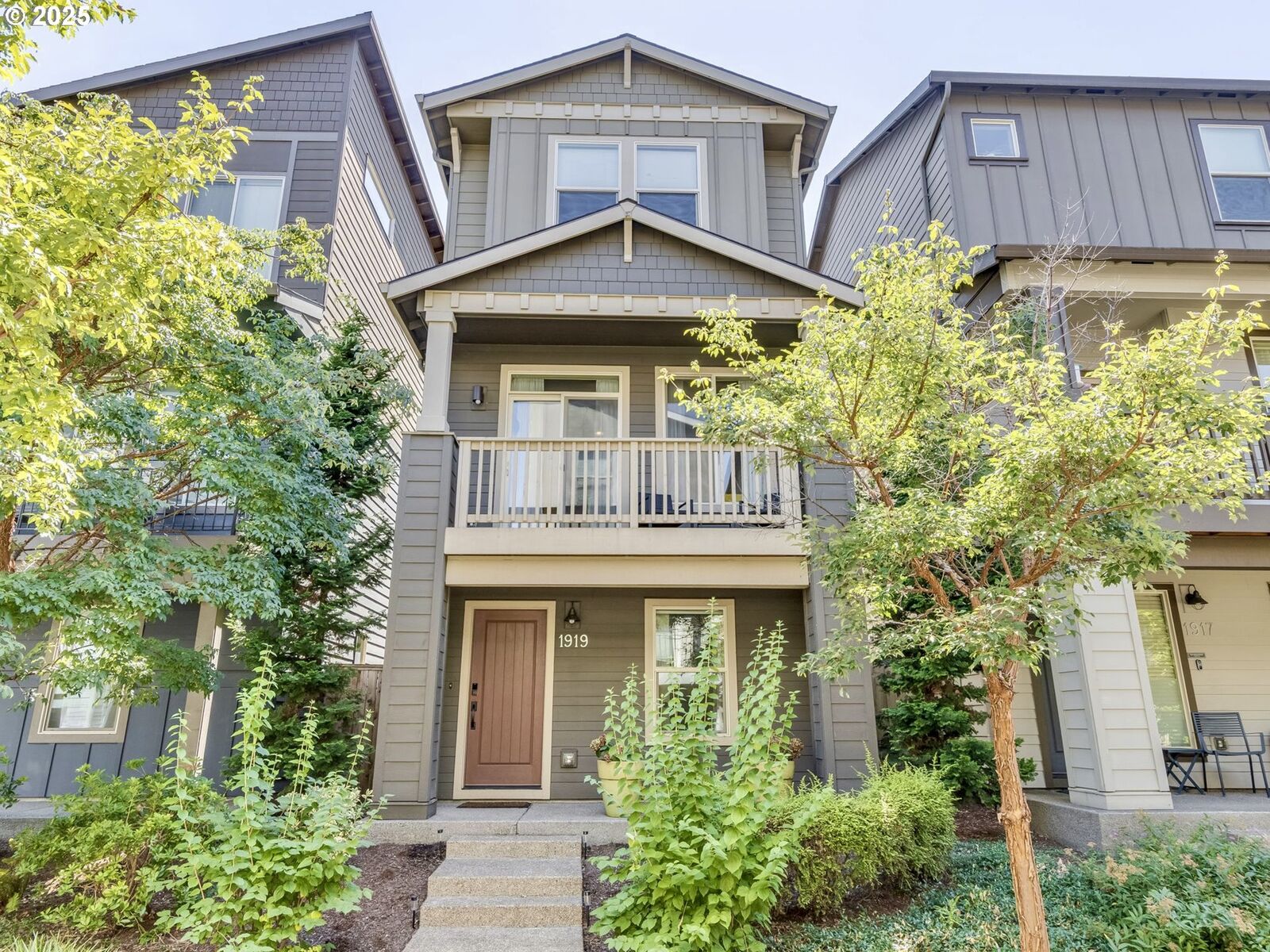 Property Photo: 1919 SW 144th Ave OR 97005