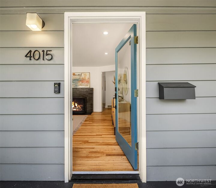 Property Photo: 4015 NE 60th Street WA 98115