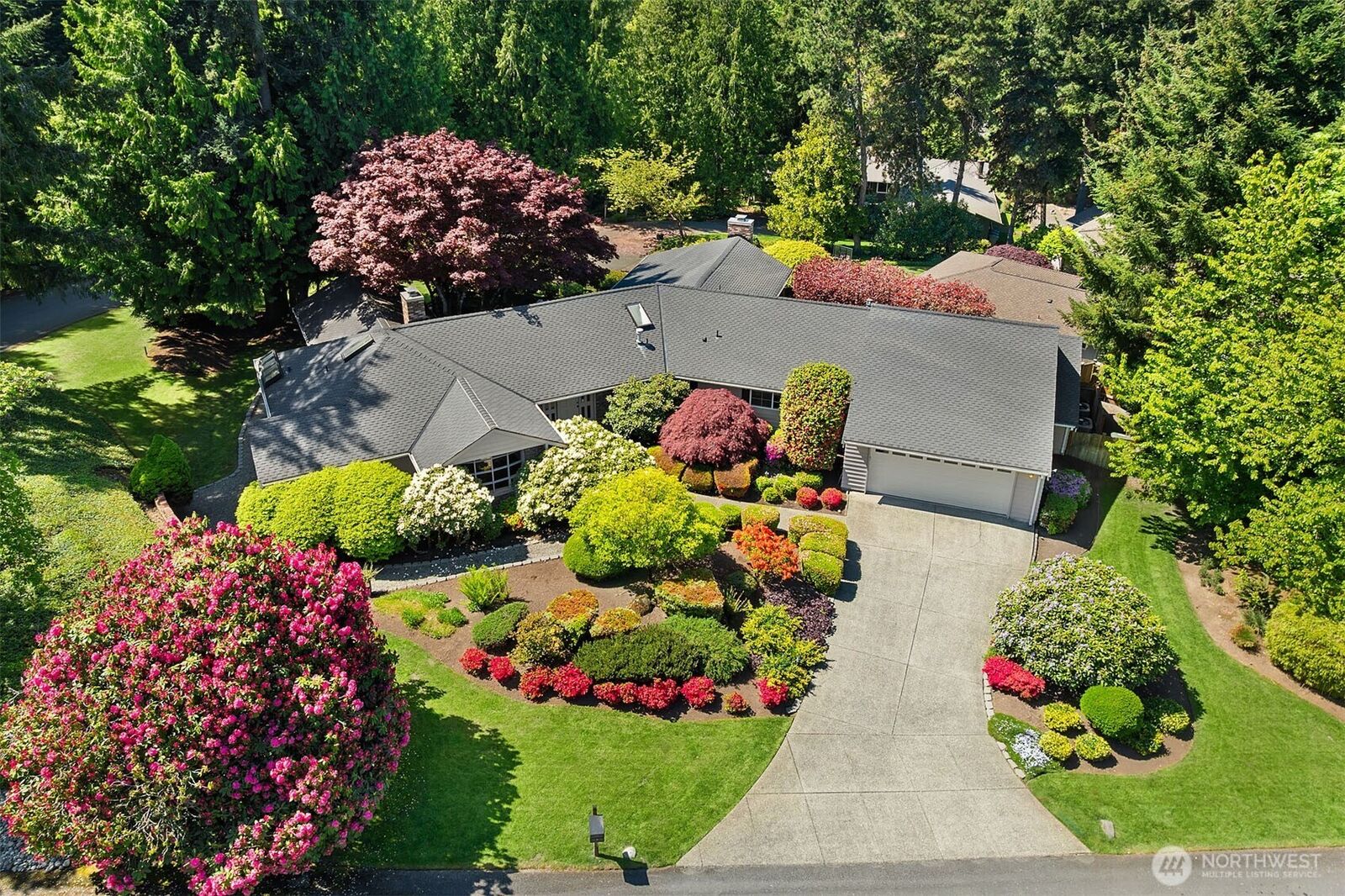 Property Photo:  2709  86th Avenue NE  WA 98004 