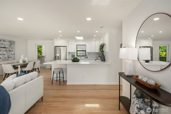 Property Photo:  12715  Dayton Avenue N  WA 98133 
