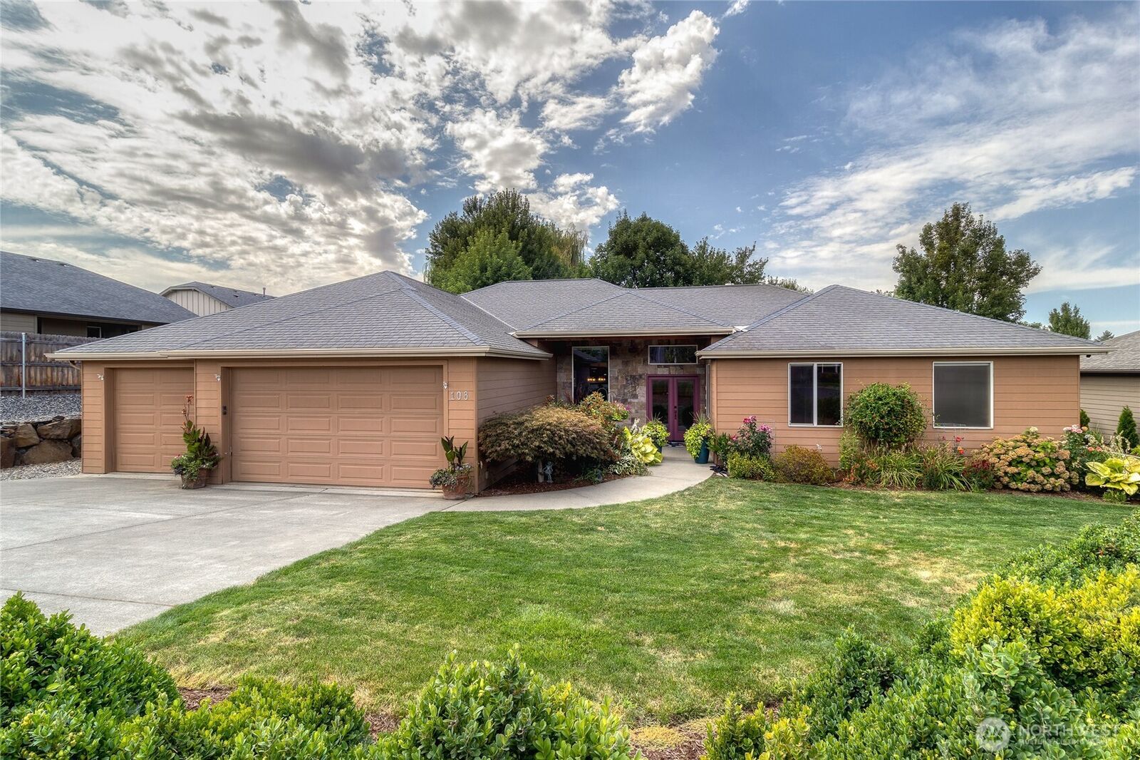 Property Photo: 108 Wedgewood Road WA 99362