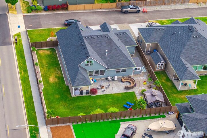 Property Photo: 1118 26th Street NW WA 98373