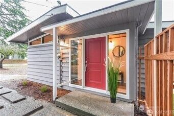 Property Photo:  18750  12th Avenue NE  WA 98155 