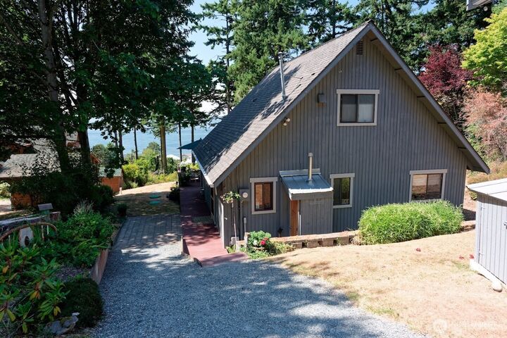 Property Photo: 6454 Admiralty Way WA 98249