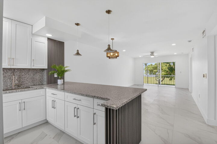 Property Photo: 9886 Marina Boulevard 622 FL 33428