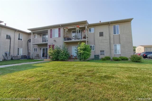 Property Photo:  10109 Allen Pointe Drive 129  MI 48101 
