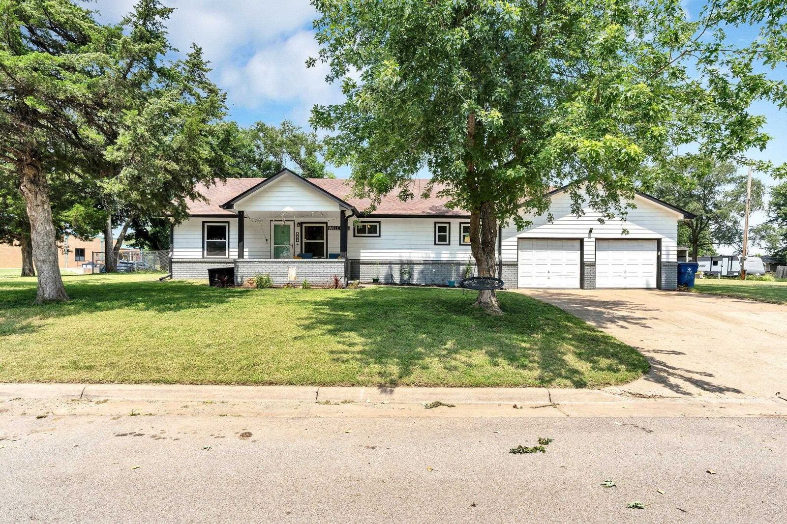 Property Photo: 220 W 3rd St KS 67146