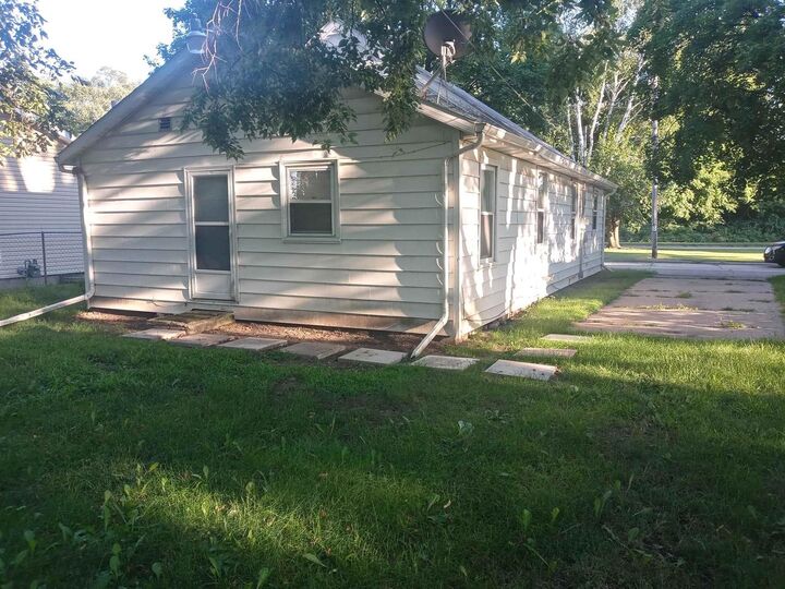 Property Photo:  1513 Keep Street  WI 53511 