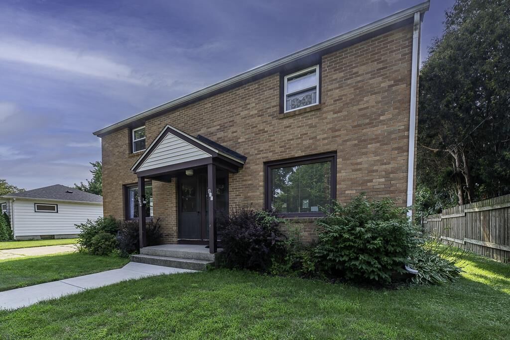 Property Photo:  809 Miller Avenue  WI 53548 