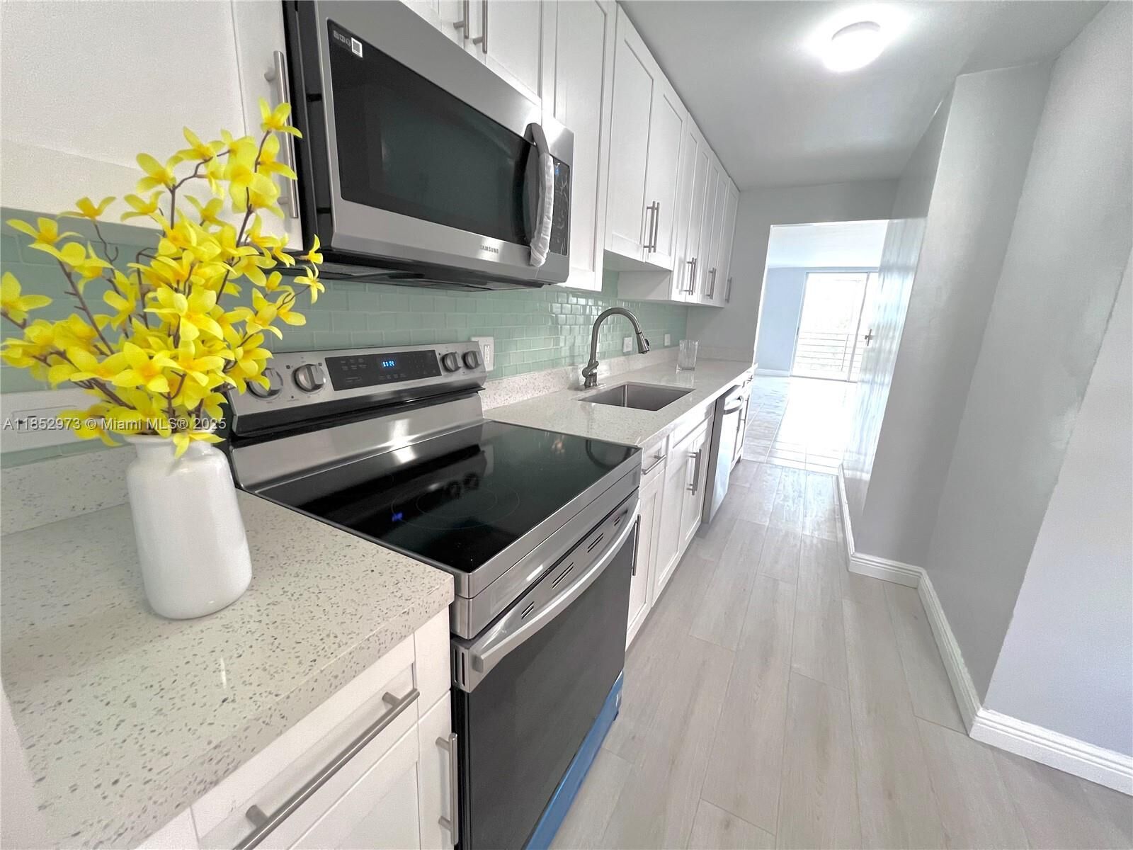 Property Photo:  3660 NE 166th St 505  FL 33160 