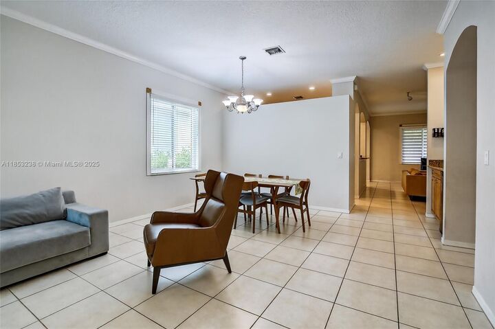 Property Photo: 19138 Stonebrook St FL 33332