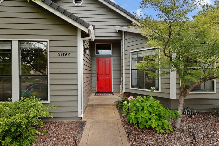 Property Photo: 3897 Appalachian Way CA 96001