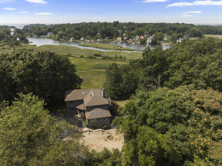 Property Photo: 18 Spice Bush Lane CT 06405