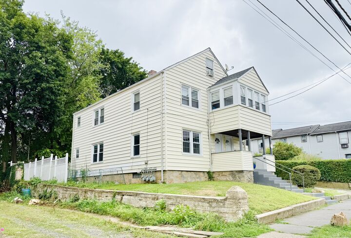 Property Photo: 820 Brewster Street 1 CT 06605