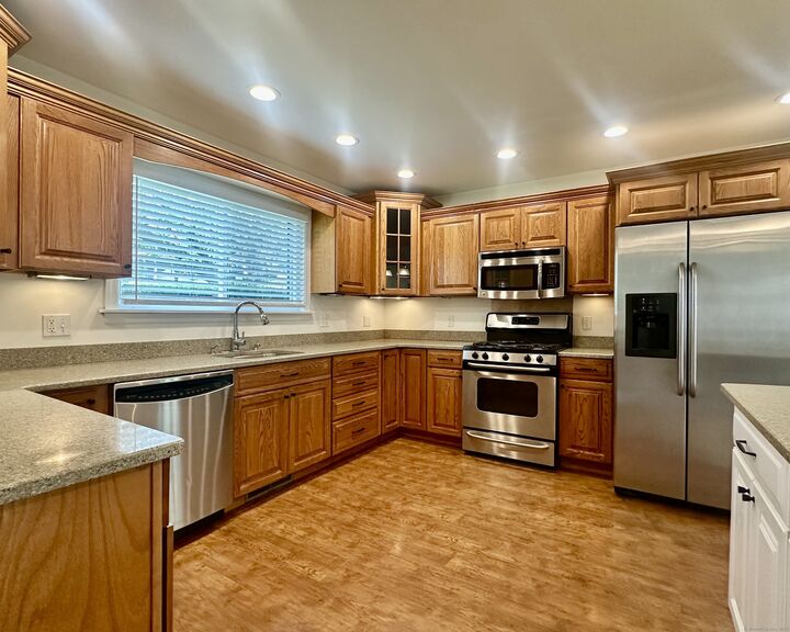 Property Photo: 319 Navajo Lane B CT 06614