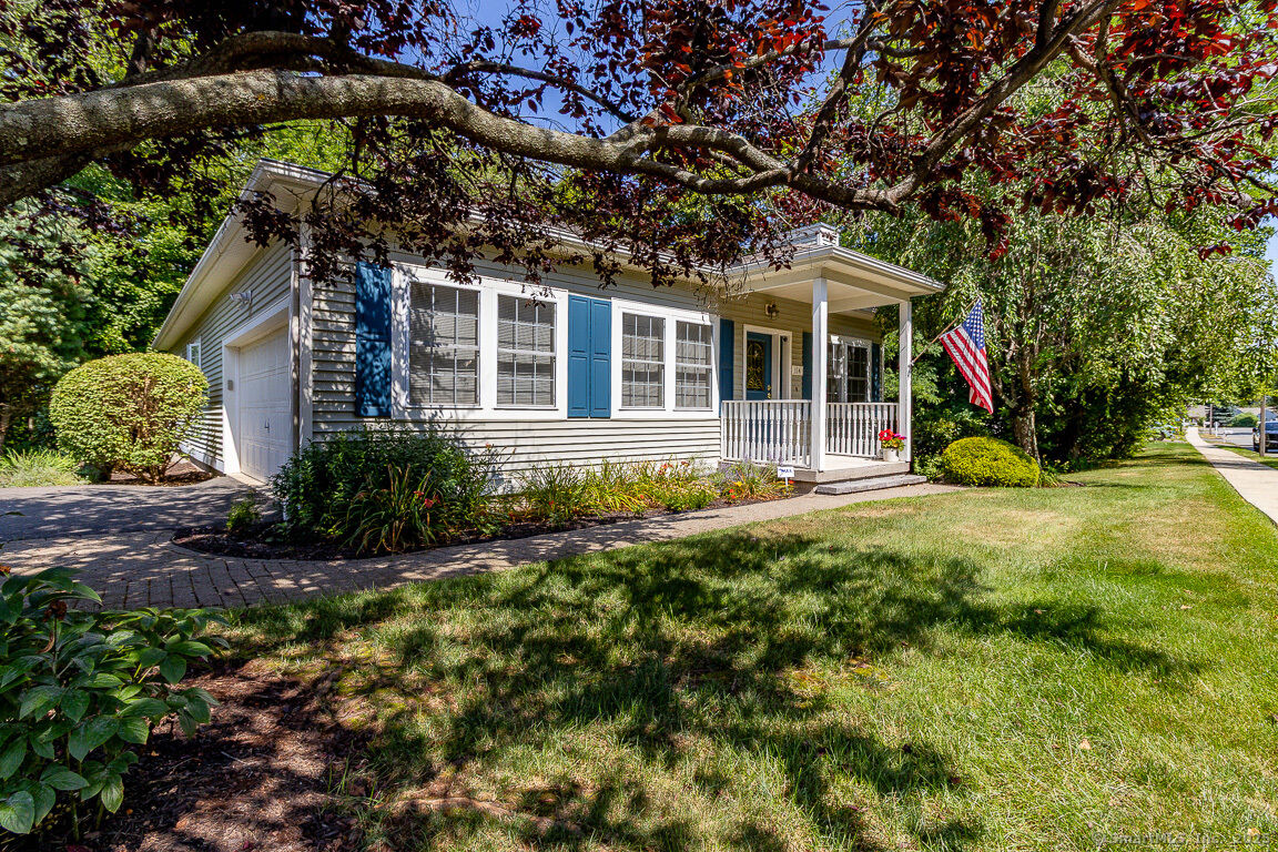 Property Photo: 114 Hawthorne Drive 114 CT 06037