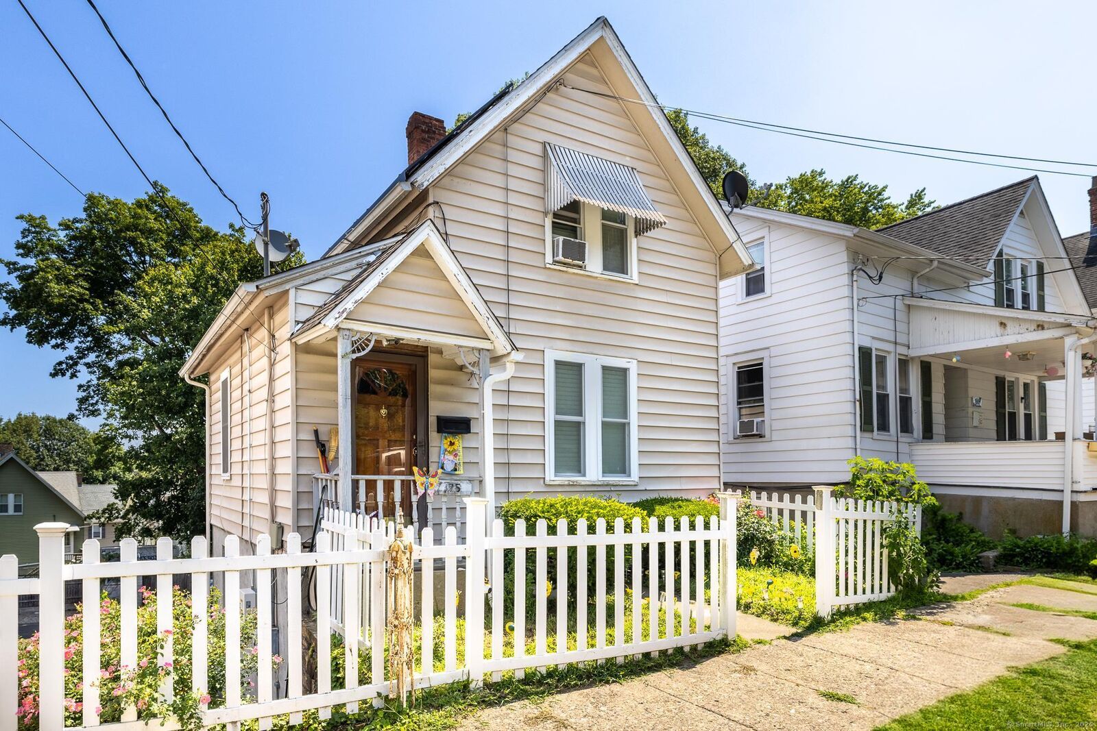 Property Photo:  125 Oak Avenue  CT 06484 