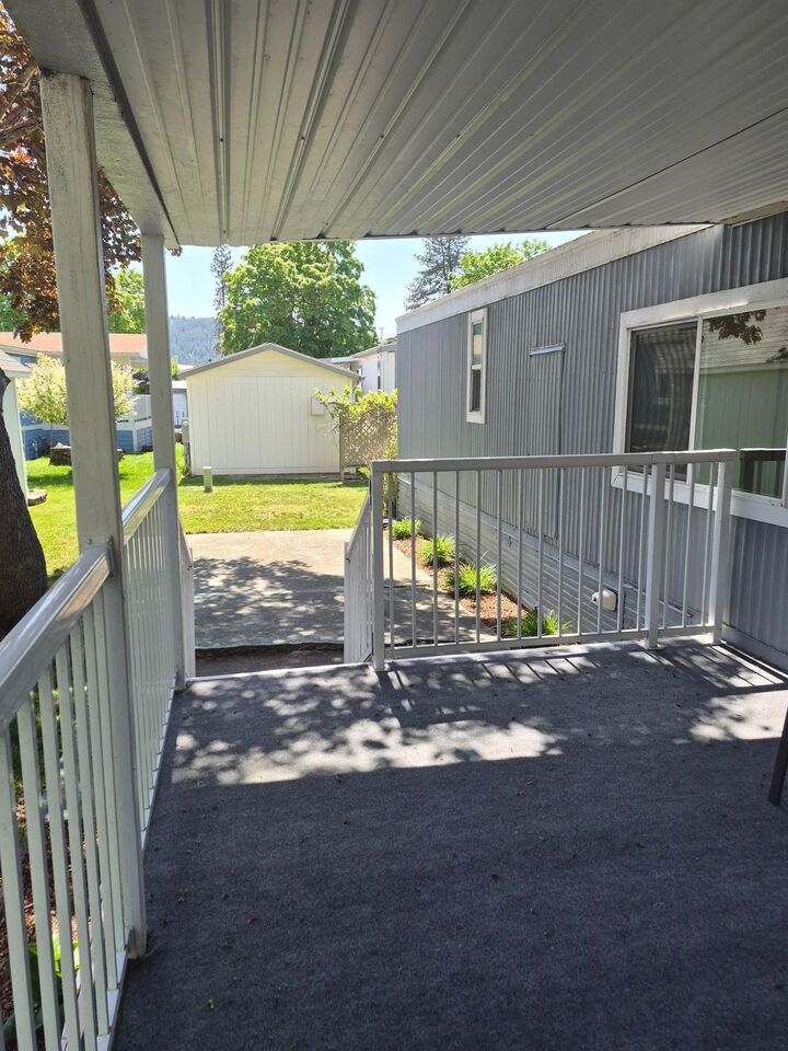 Property Photo:  208 S Neyland Rd 29  WA 99019 