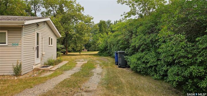 Property Photo: 306 2 Avenue SK S0J 0M0