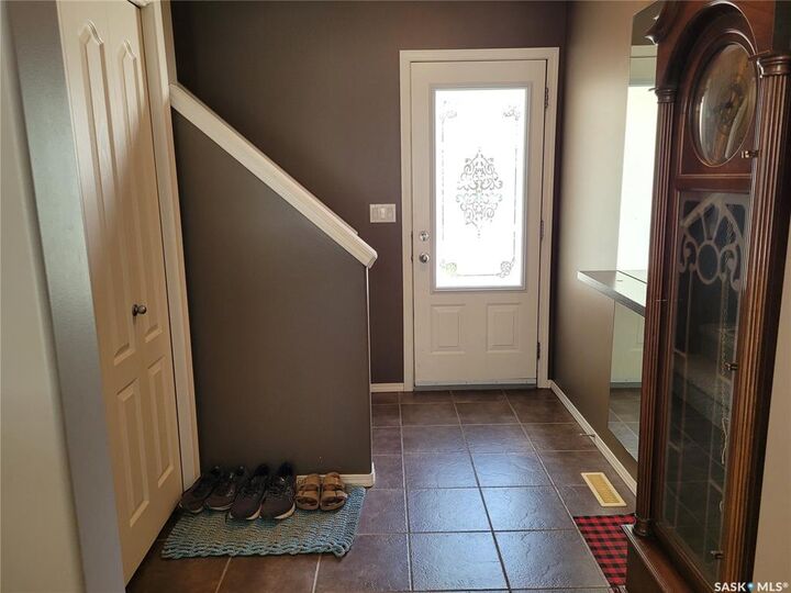 Property Photo: 445 Bayfield Crescent 131 SK S7V 1J1