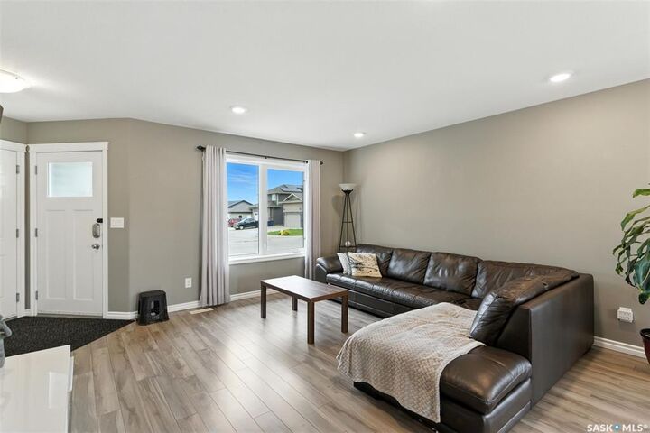 Property Photo: 960 Reimer Road SK S0K 0A2