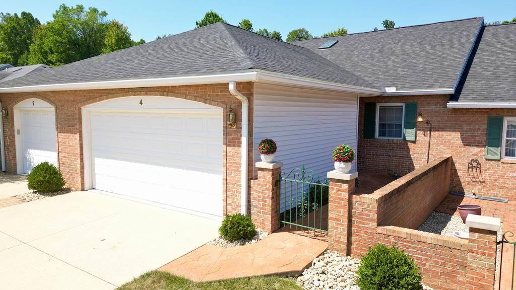 Property Photo:  4 John Street  OH 45601 