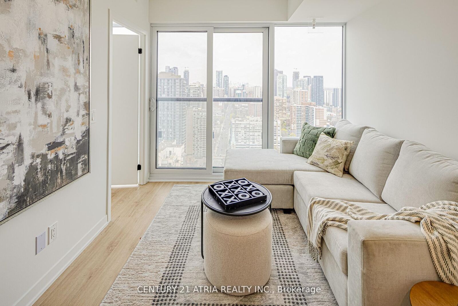 Property Photo: 319 Jarvis Street 3806 ON M5B 0C8