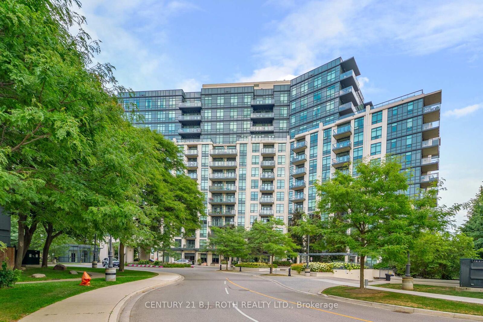 Property Photo:  1135 Royal York Road 318  ON M9A 0C3 
