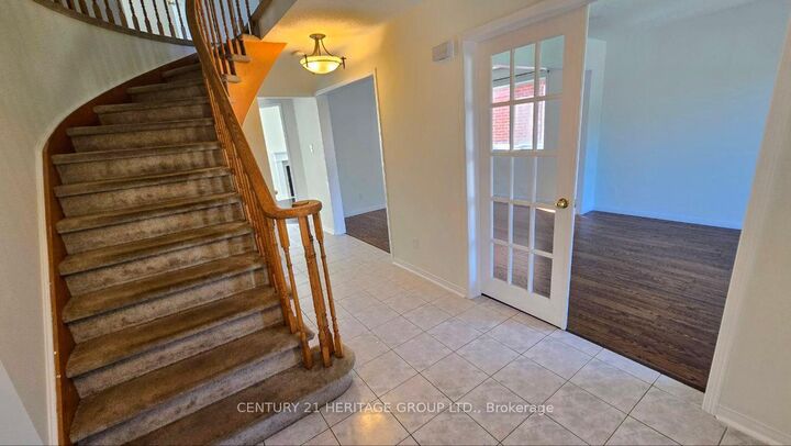 Property Photo: 482 Ferndale Drive N ON L4N 0S1