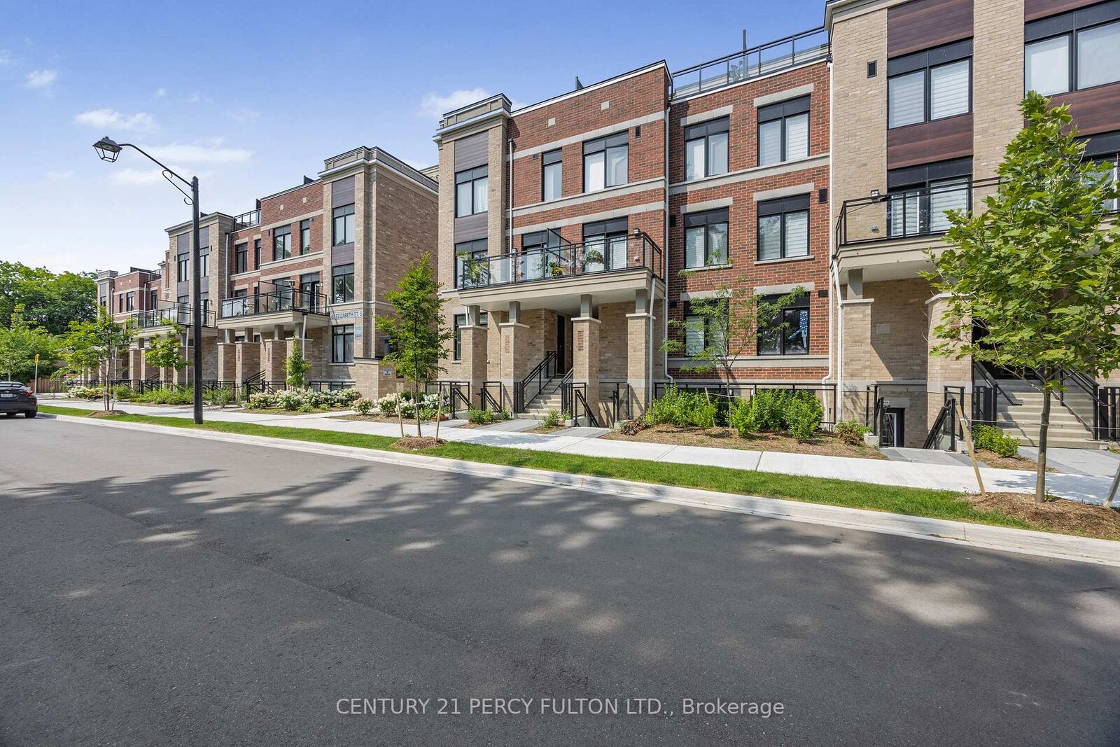 Photo de la propriété: 58 Elizabeth Street S 2208 ON L4C 5W2