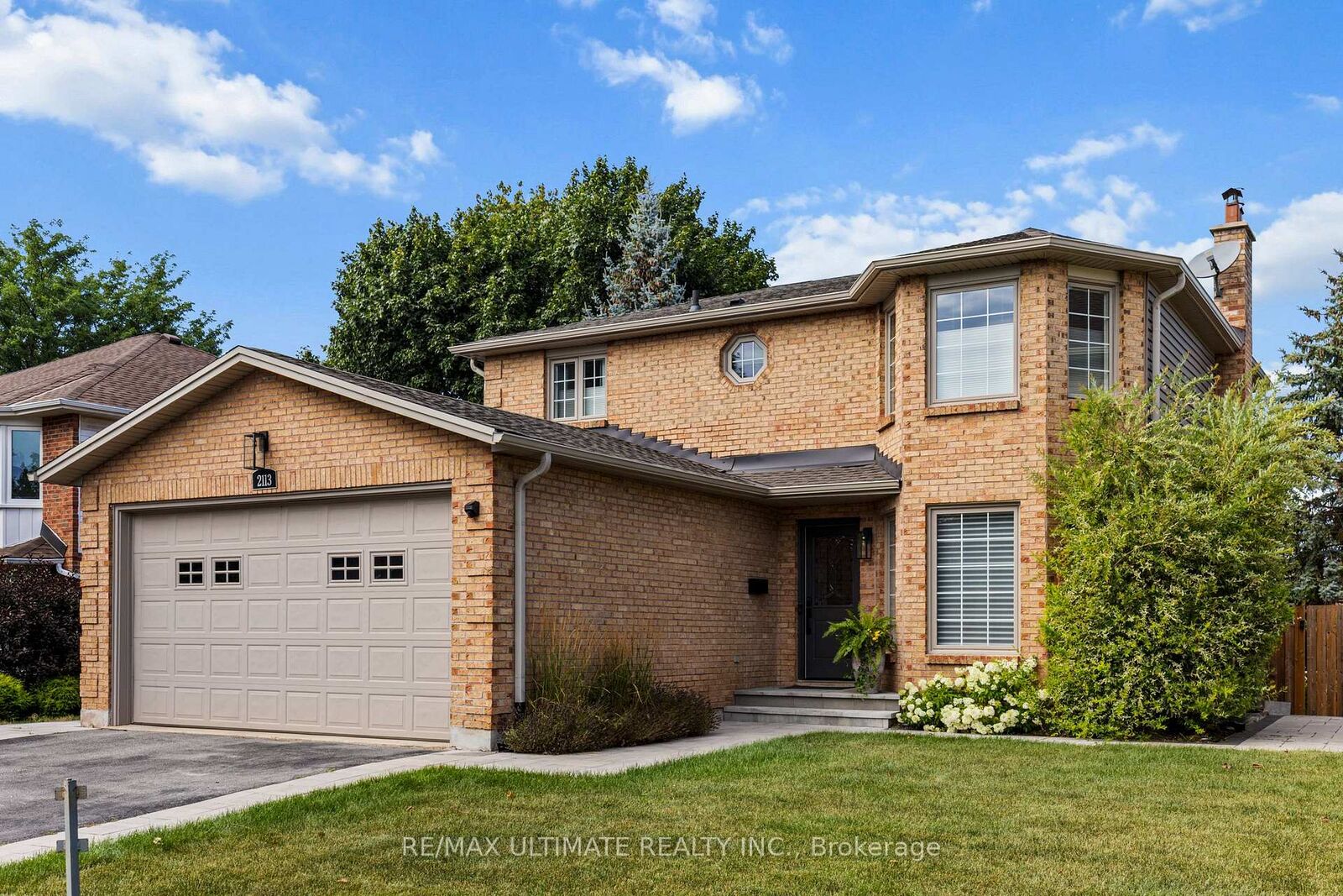 Property Photo: 2113 Headon Forest Drive ON L7M 2W1