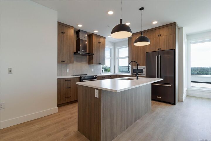 Property Photo: 201 Dogwood Dr 502 BC V9G 0C3