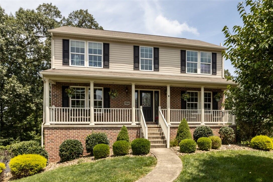 Property Photo:  704 Brooke Court  PA 15044 