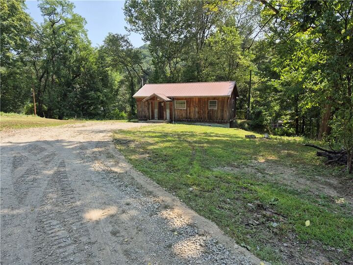 Property Photo:  7 McGovern Blvd  PA 15046 