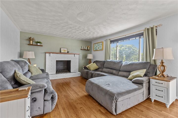Property Photo:  941 Angelo Dr  PA 15236 