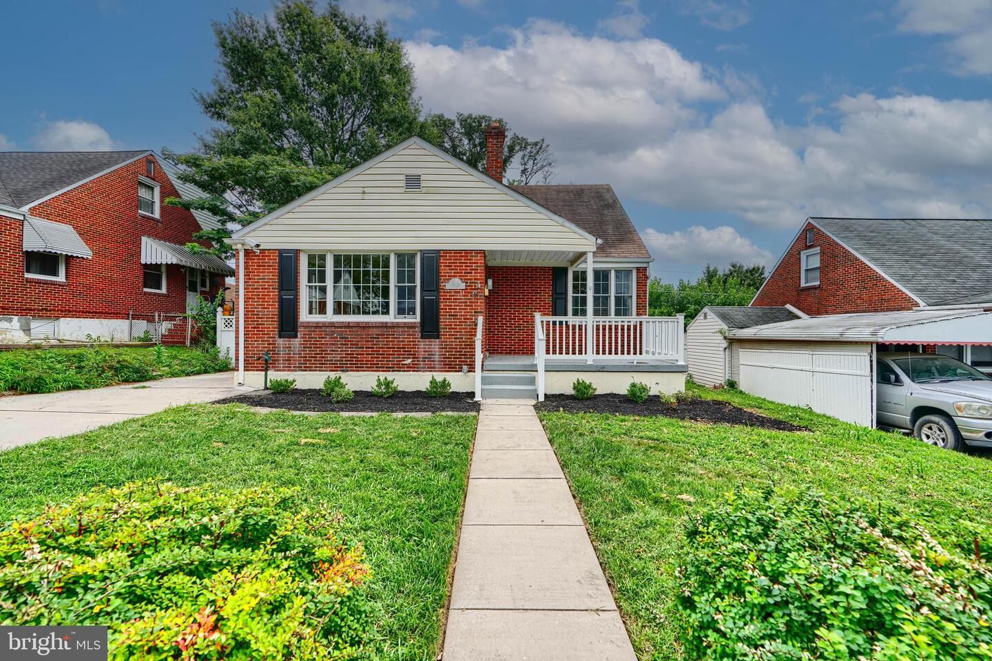 Property Photo:  1813 Weyburn Road  MD 21237 