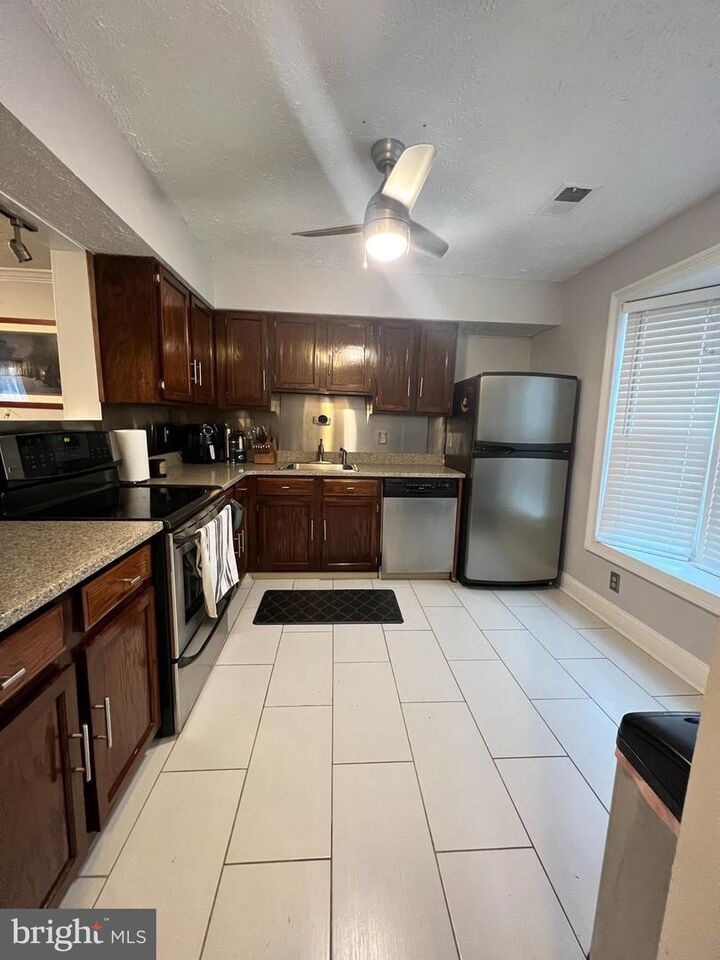 Property Photo:  5747 Independence Circle 5747  VA 22312 