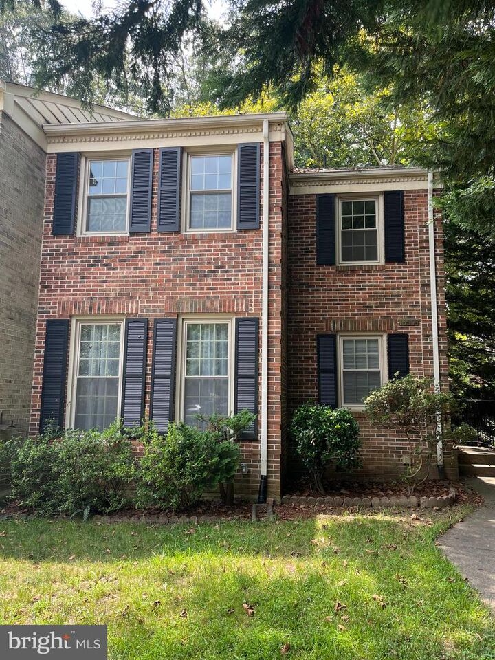 10353 Hampshire Green Avenue  Fairfax VA 22032 photo