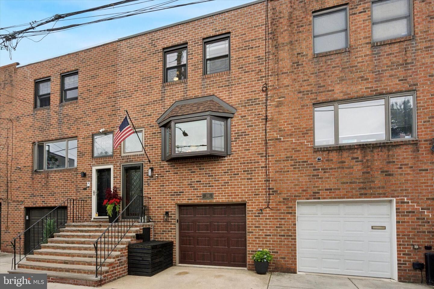 Property Photo:  1118 Moore Street  PA 19148 