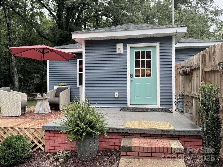 Property Photo: 1760 Shearers Road NC 28036