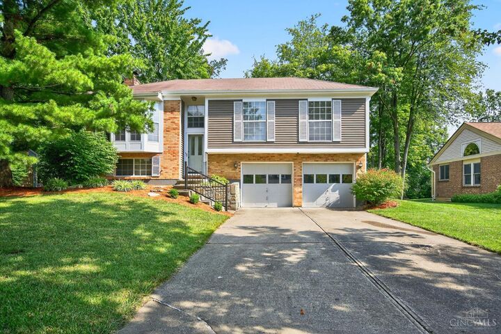 Property Photo:  7972 Bearcreek Drive  OH 45249 