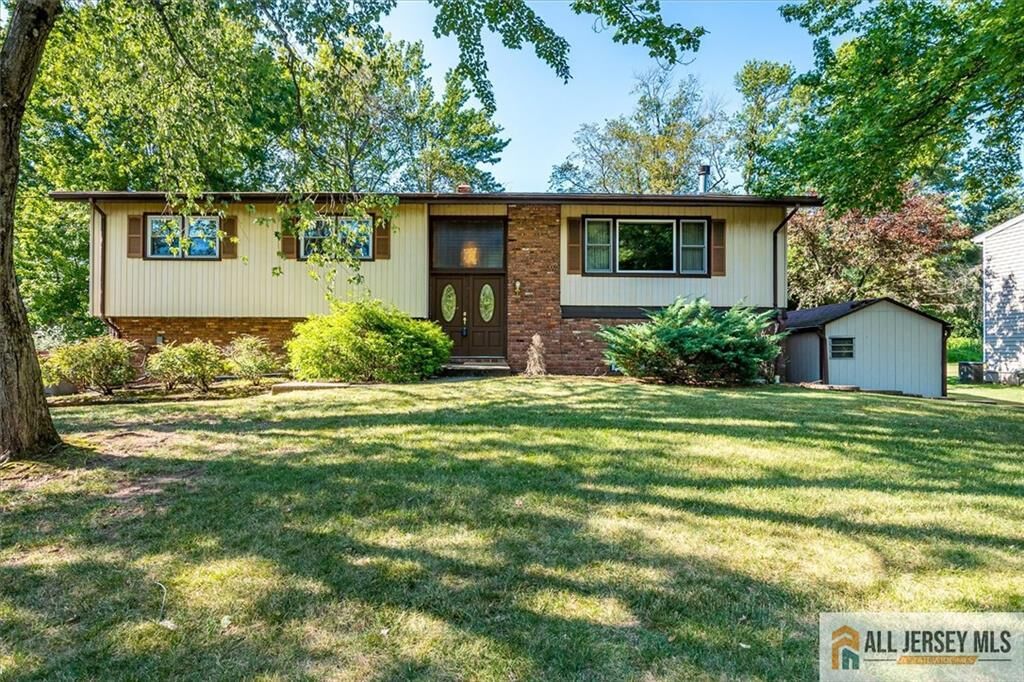 Property Photo:  32 Chandler Road  NJ 08820 
