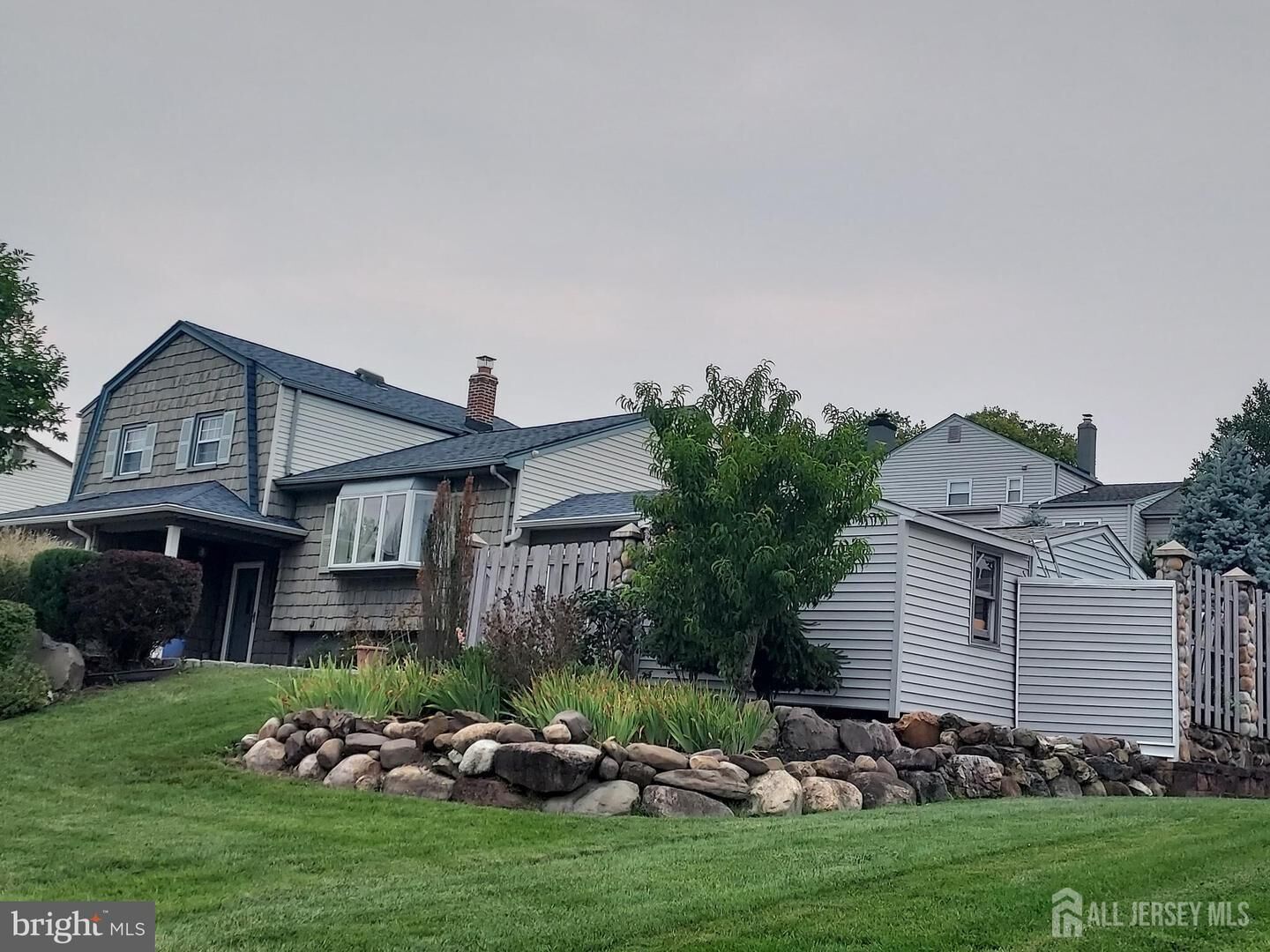 Property Photo:  9 Cottonwood Drive  NJ 08872 