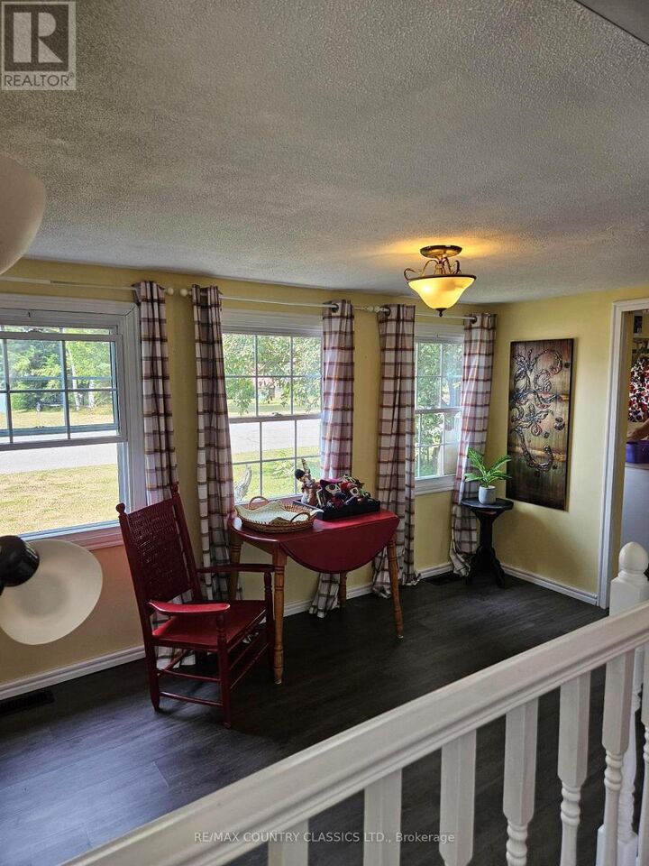 Property Photo:  39 Lake Street  ON K0J 2M0 