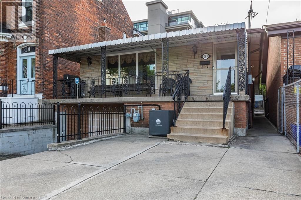 Property Photo:  283 Macnab Street North  ON L8L 1K5 