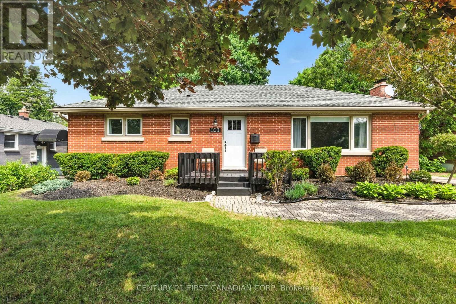 Property Photo:  330 Glenrose Drive  ON N6K 2A8 