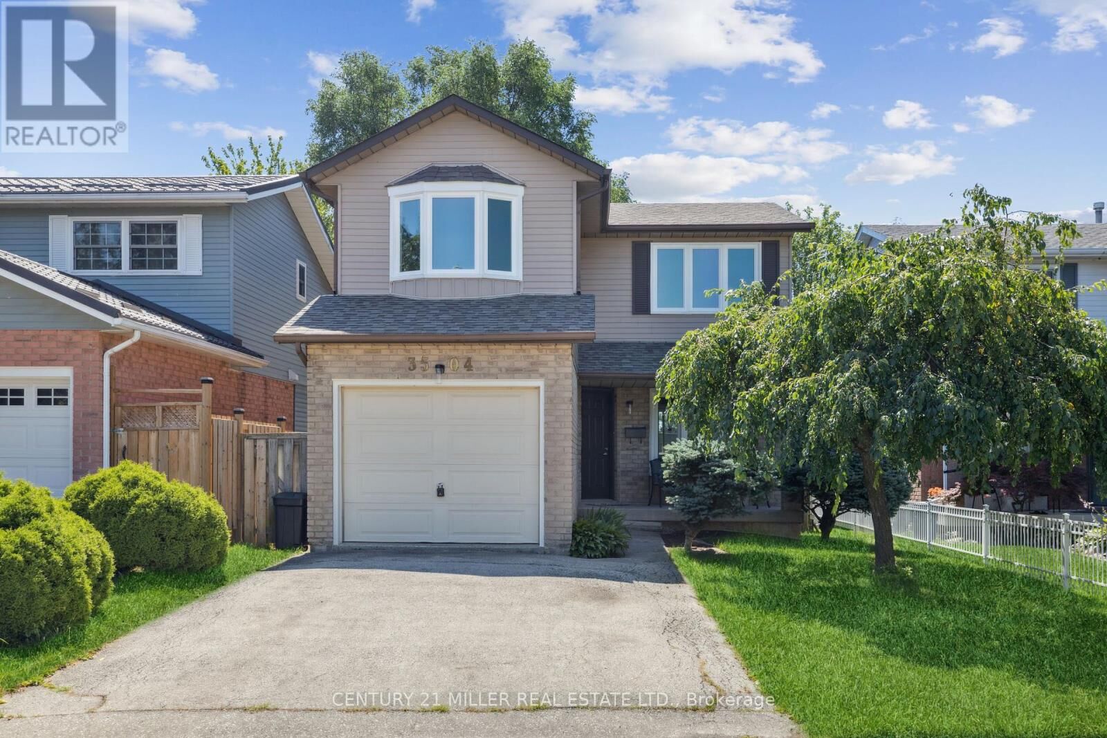 Property Photo: 3504 Ketelbey Court ON L7M 3B4