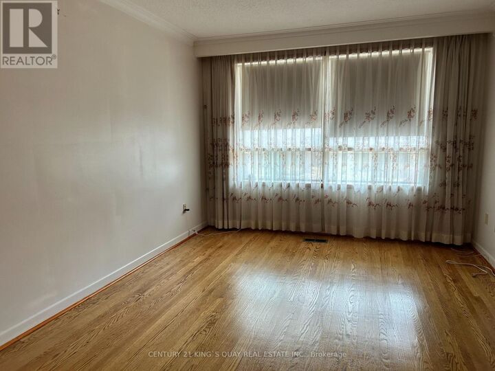 Property Photo:  23 North Woodrow Boulevard  ON M1K 1W2 